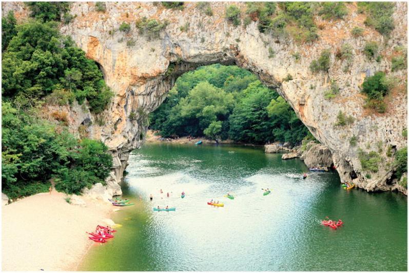2 Pieces "Le Brin De Soleil" Gites Appart 'Hotel L'Echappee Belle D'Aubenas Logement 1 Sur 3 Ngoại thất bức ảnh